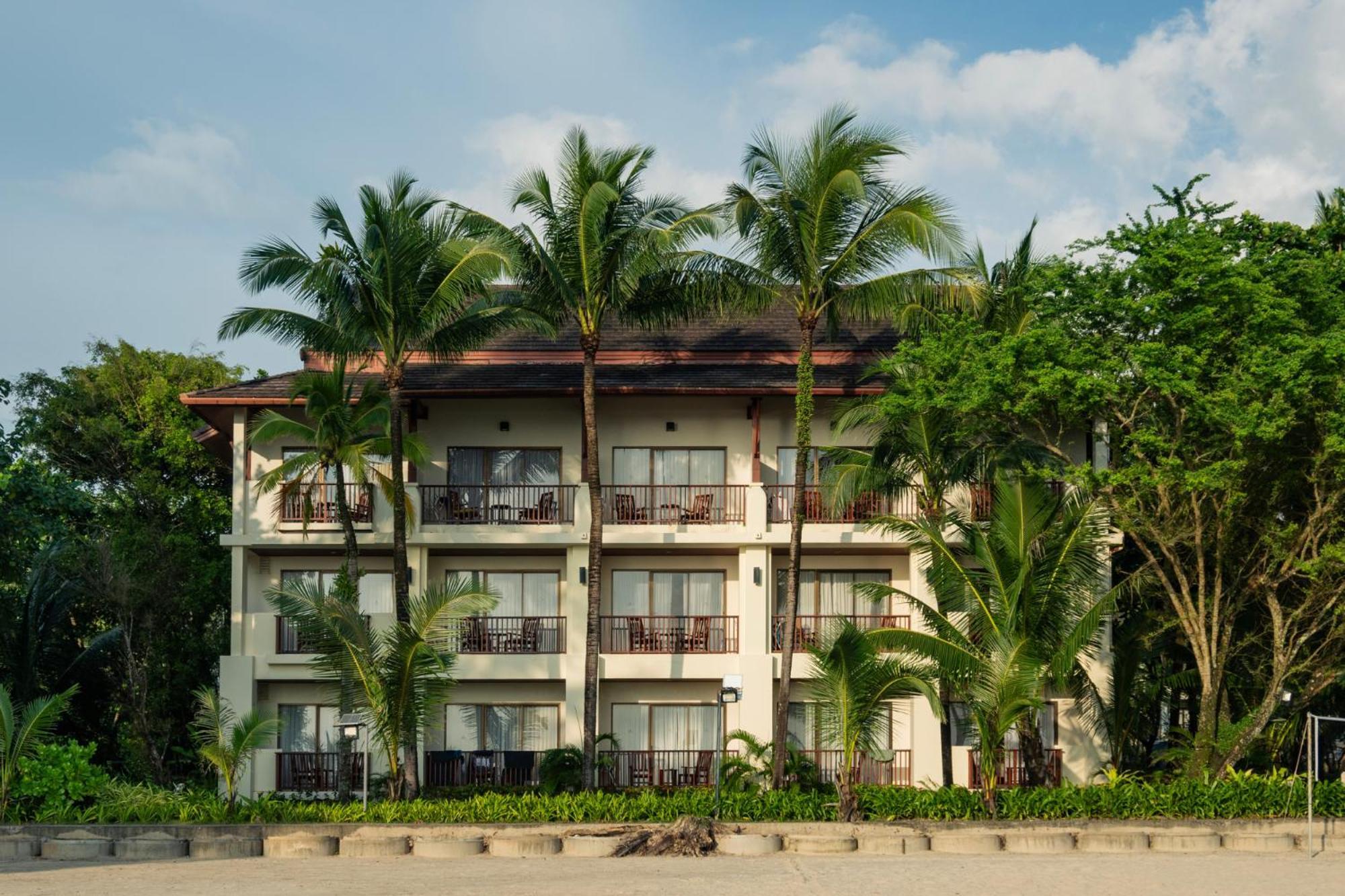 Apsara Beachfront Resort & Villa - Sha Extra Plus Khao Lak Exterior photo